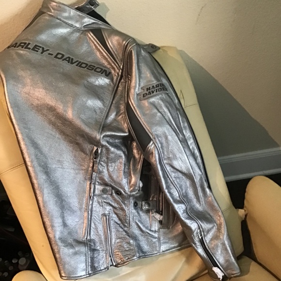 Harley Davidson Women’s Leather Jacket Sm & Med - Picture 2 of 5